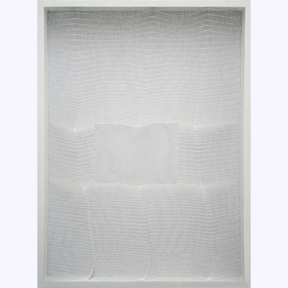 L'ombra del bianco 86x64x10 cm 2010 tarlatana e filo si cotone